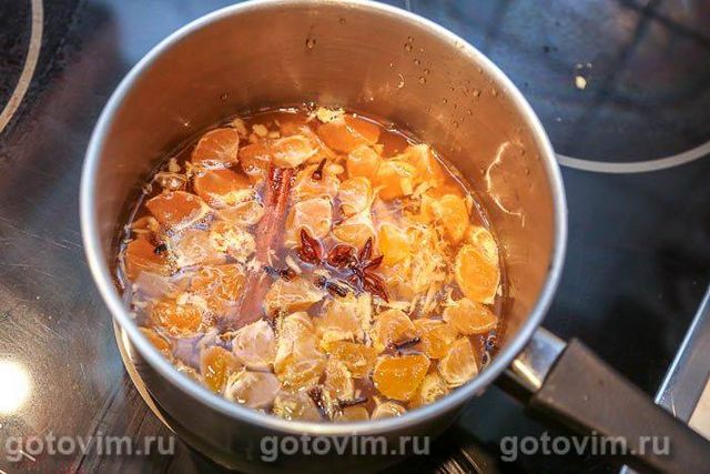 Глінтвейн із сидру з мандаринами