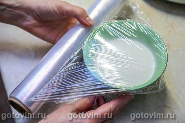 Курячі стегна з сирним соусом горгонзола та волоськими горіхами