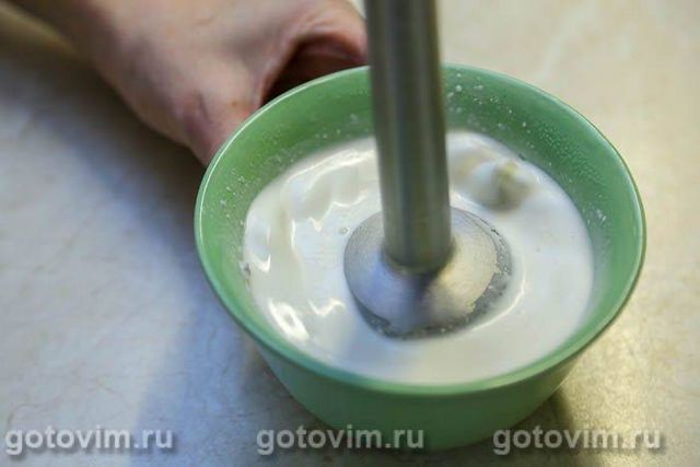 Курячі стегна з сирним соусом горгонзола та волоськими горіхами