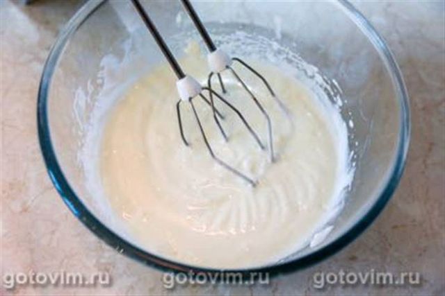 Заморожений йогурт із полуницею