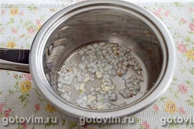 Макарони з гарбузовим соусом і волоськими горіхами