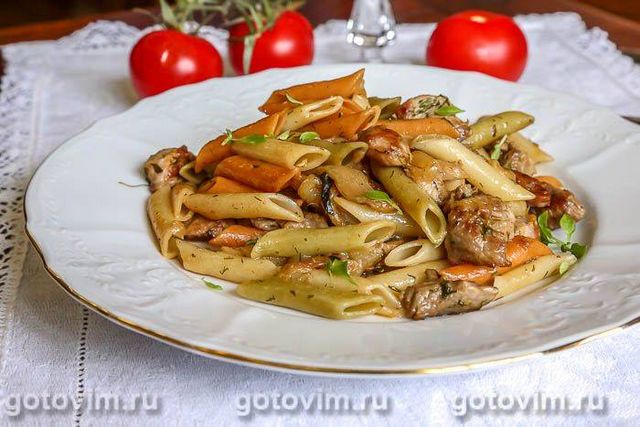 Макарони з печеним перцем і м'ясом. Фотографія рецепта