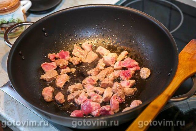 Макарони з печеним перцем і м'ясом