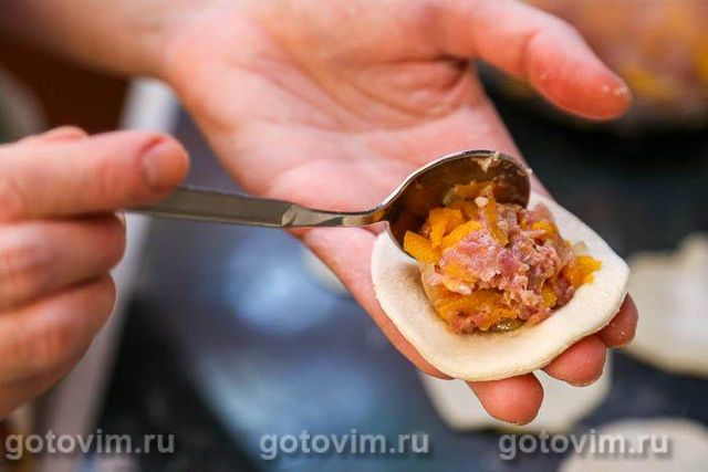 Вареники з гарбузом і м'ясом