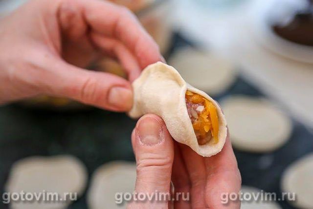 Вареники з гарбузом і м'ясом